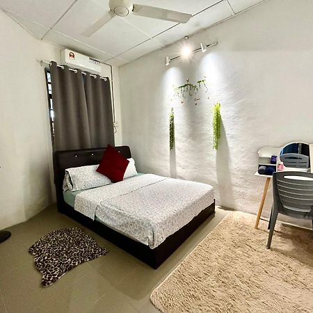 Entire 33 Cozy House • 3 Bedroom @ Alma Bukit Mertajam Bagian luar foto